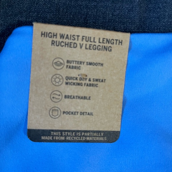 PINK Active Wear Size XL NWT - Picture 8 of 8